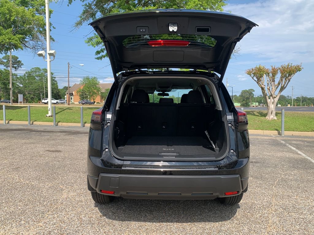 New 2026 Nissan Rogue SV FWD image 5
