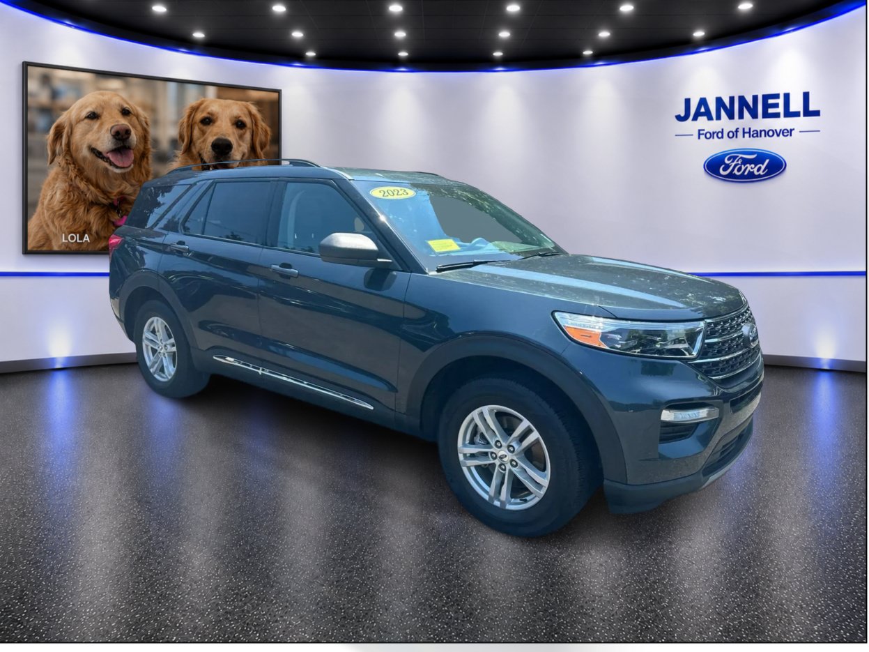 Used 2023 Ford Explorer XLT w/ Equipment Group 202A AWD/4WD image 3