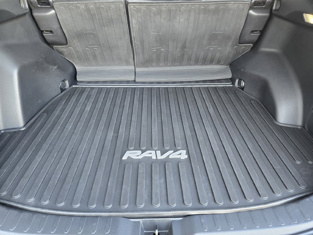 Certified 2023 Toyota RAV4 XLE Premium AWD/4WD image 27