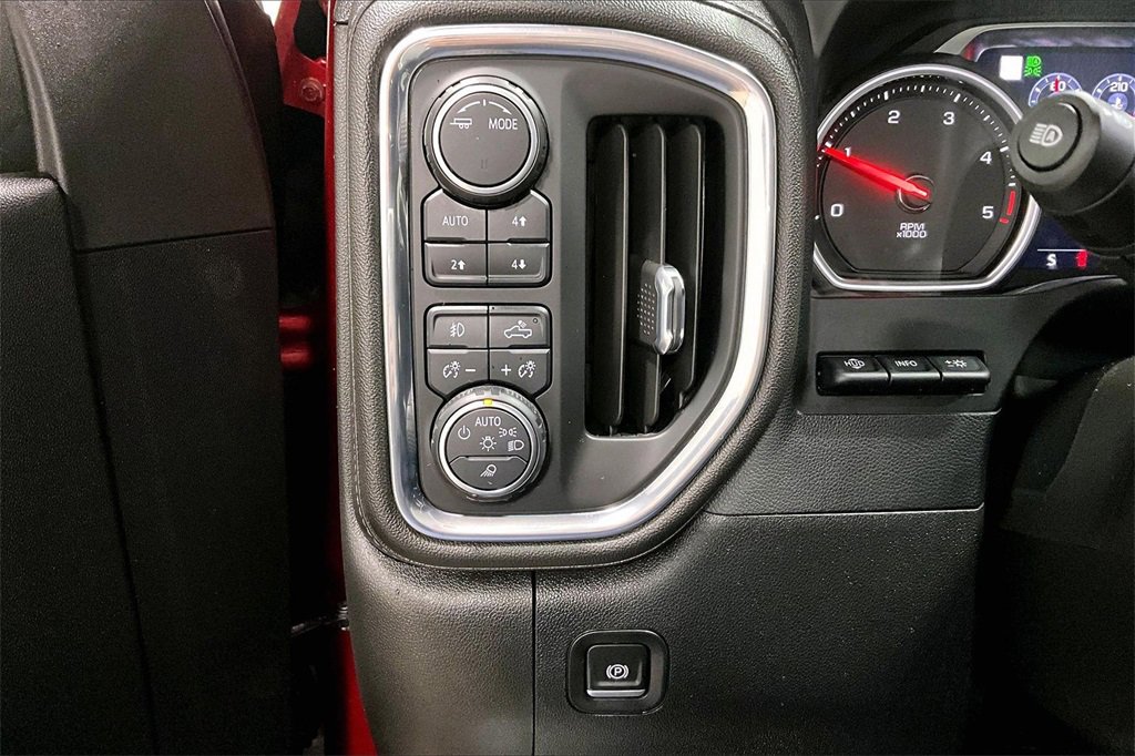 Used 2022 Chevrolet Silverado 3500 High Country w/ Technology Package image 17