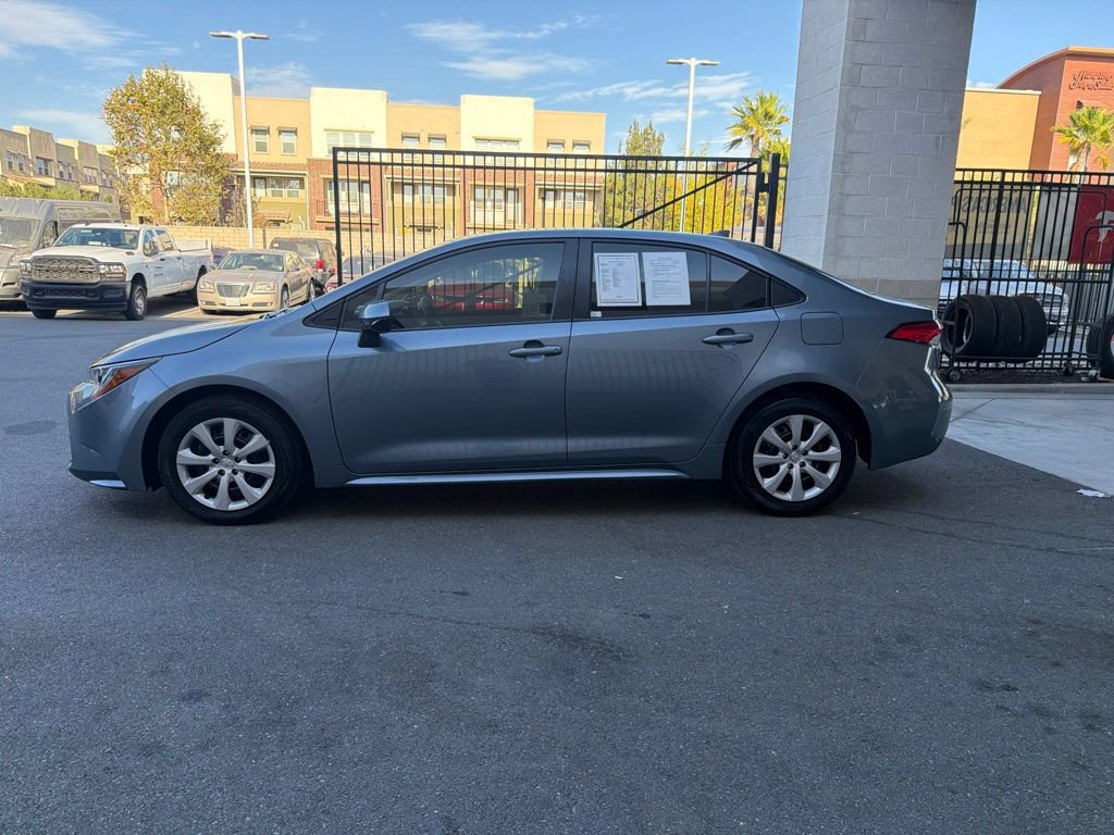 Used 2024 Toyota Corolla LE FWD image 2