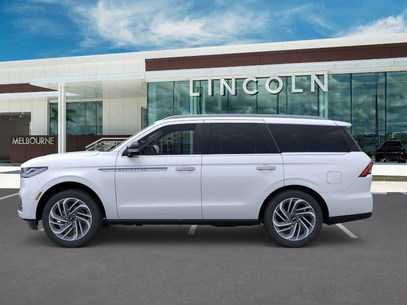 New 2025 Lincoln Navigator Reserve image 3
