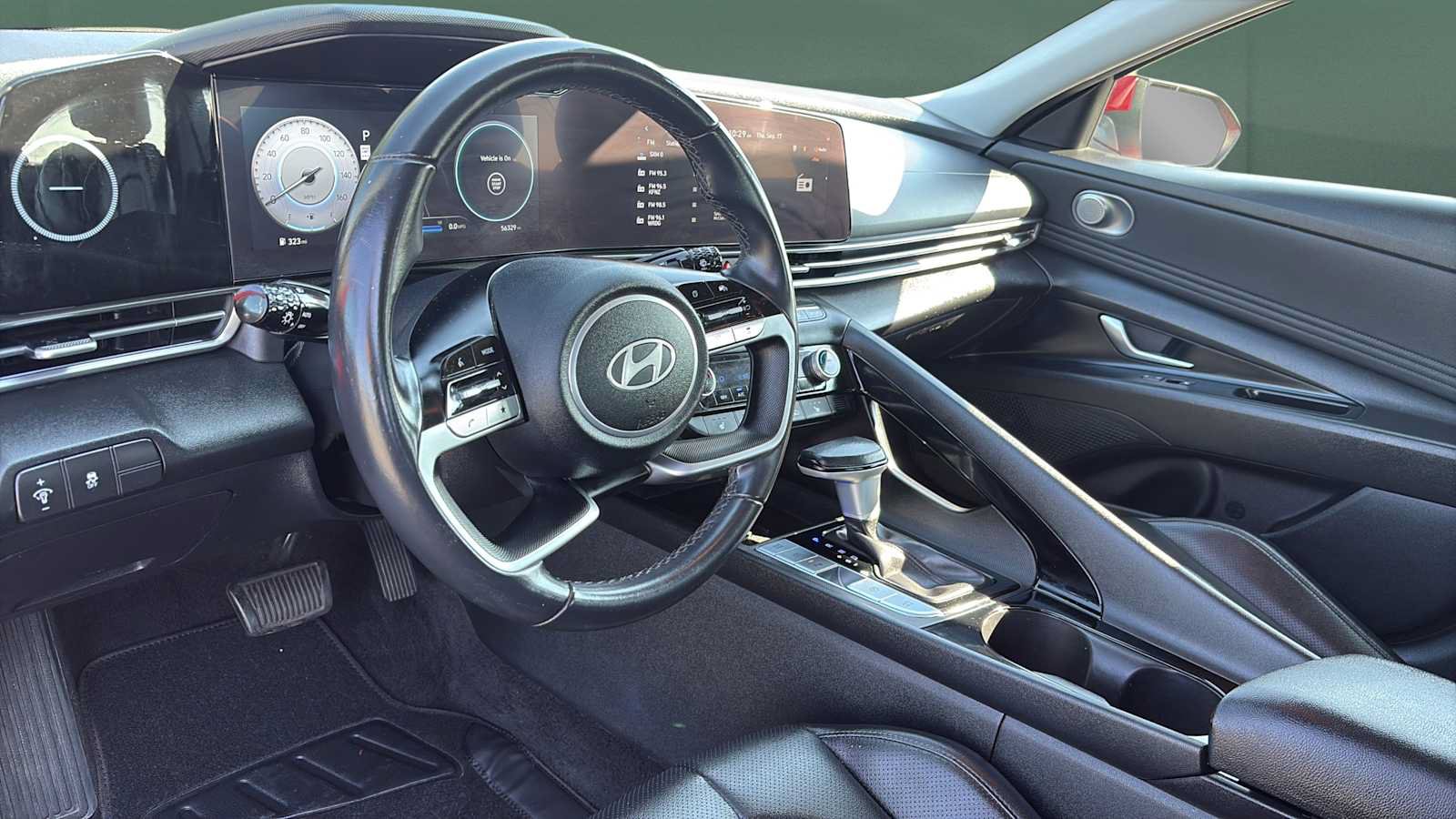 Used 2024 Hyundai Elantra Limited FWD image 13