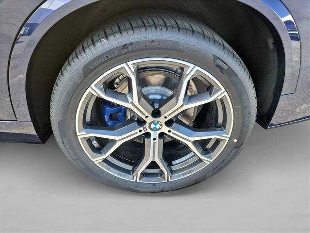 New 2026 BMW X5 xDrive50e w/ M Sport Package AWD/4WD image 10