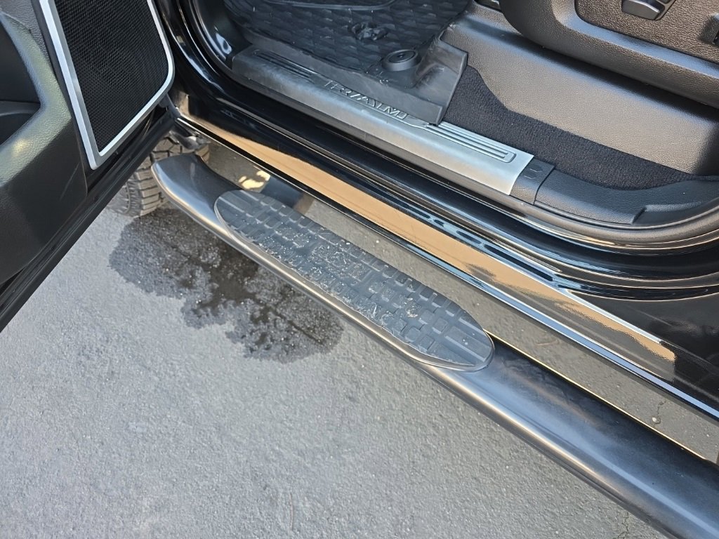 Used 2020 RAM 2500 Laramie w/ Night Edition image 12