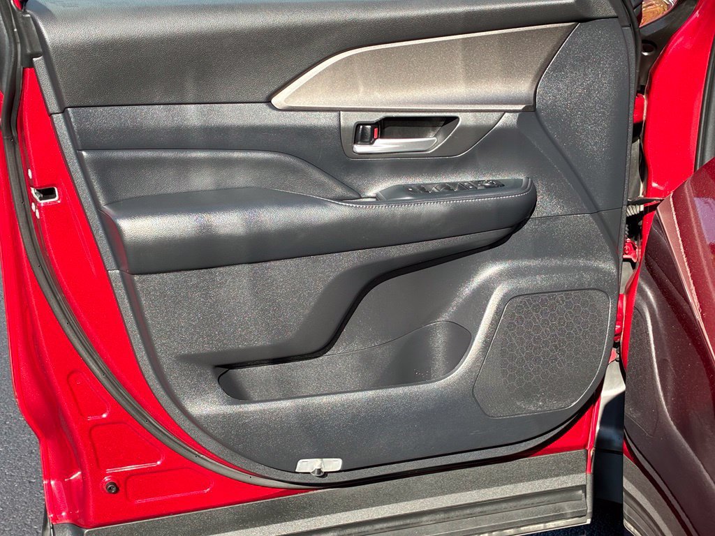 Used 2024 Toyota Grand Highlander AWD image 19