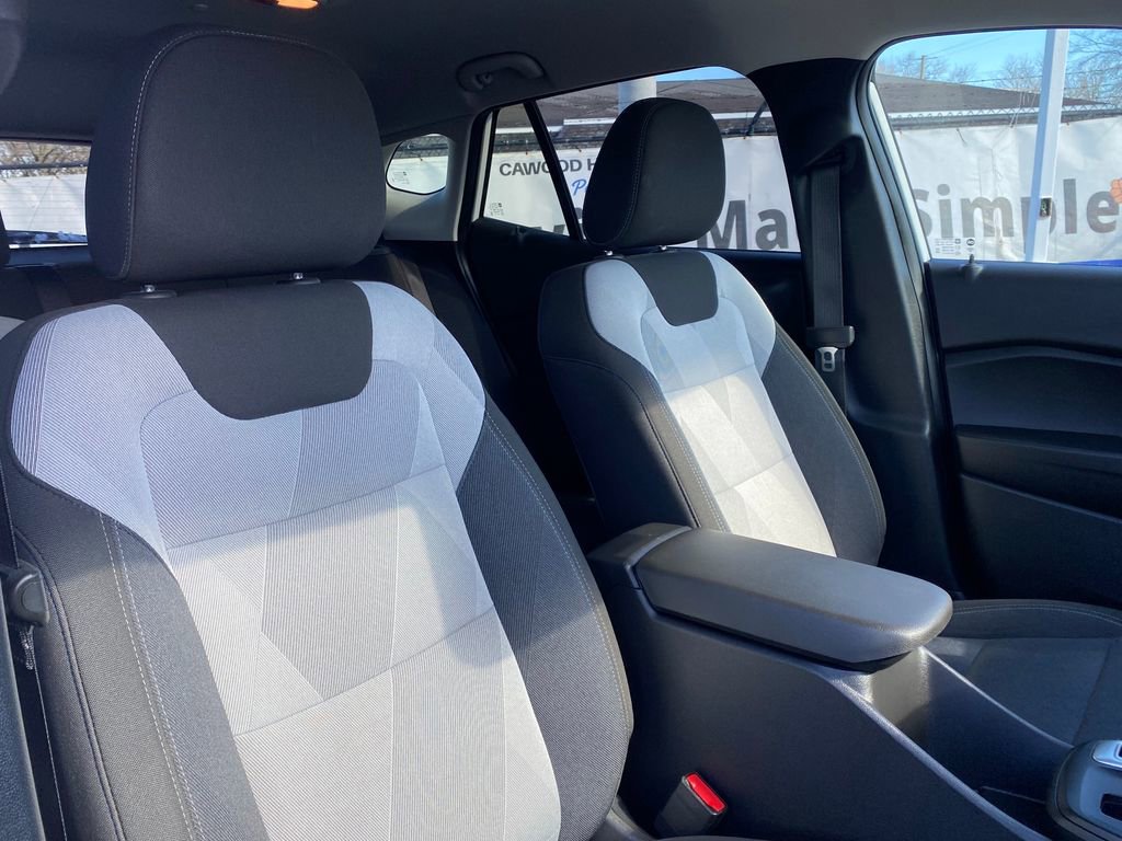 Used 2025 Chevrolet Trax LS w/ Driver Confidence Package FWD image 17