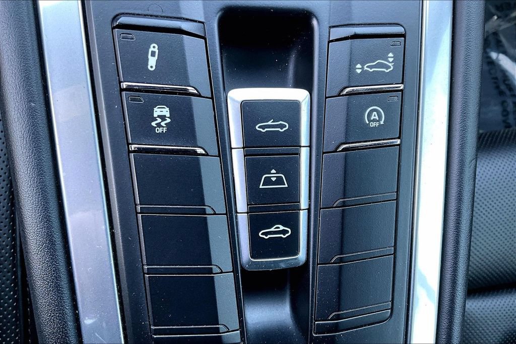 Used 2019 Porsche 911 Turbo AWD/4WD image 32