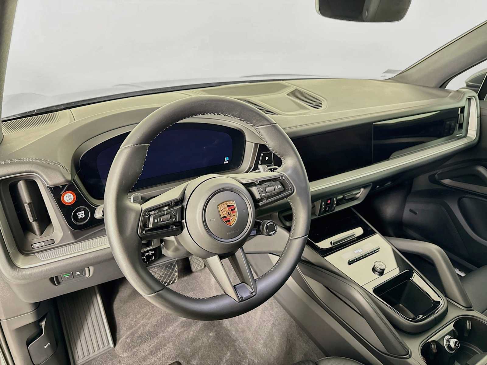 Used 2026 Porsche Cayenne AWD/4WD image 4