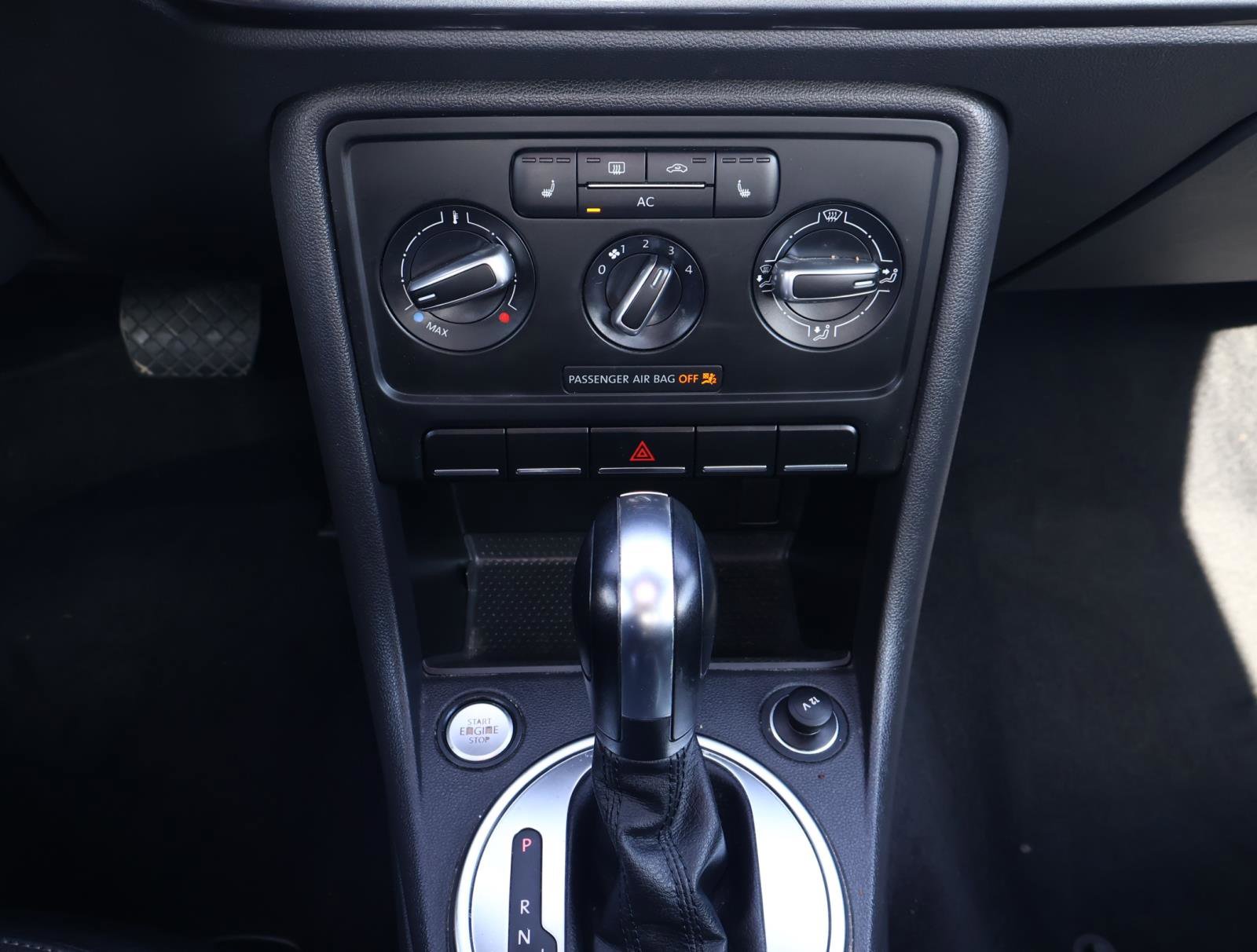 Used 2012 Volkswagen Beetle 2.5 image 21