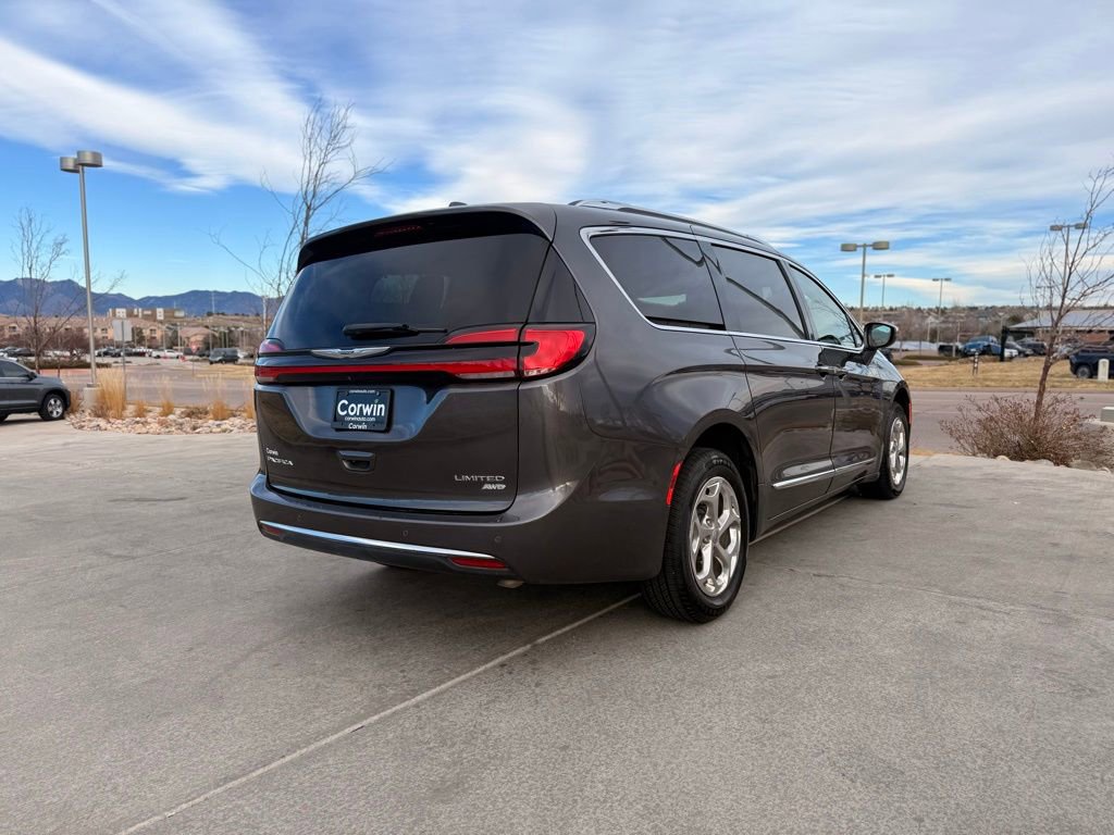 Used 2021 Chrysler Pacifica Limited image 7