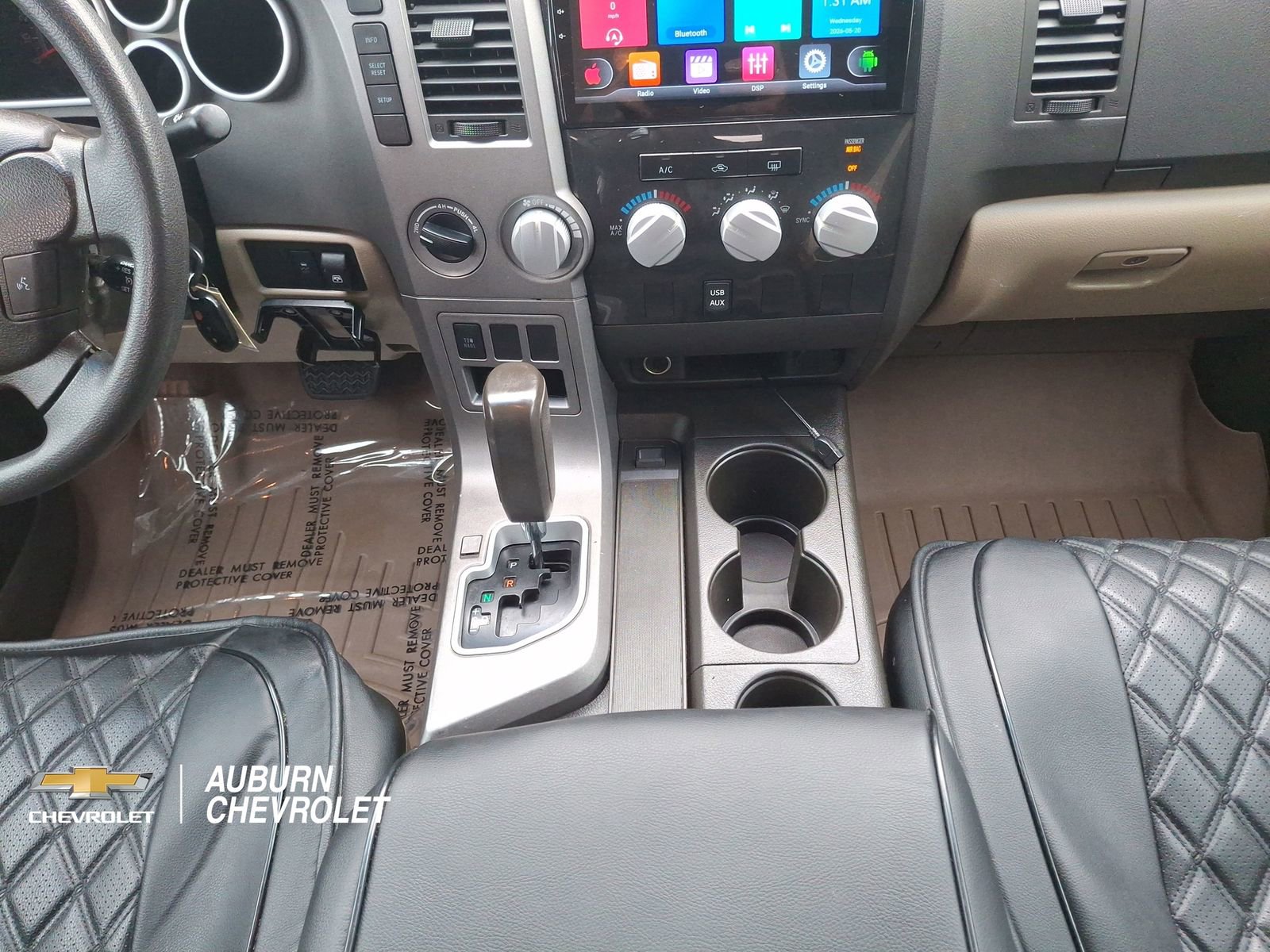 Used 2010 Toyota Tundra 4x4 CrewMax image 12