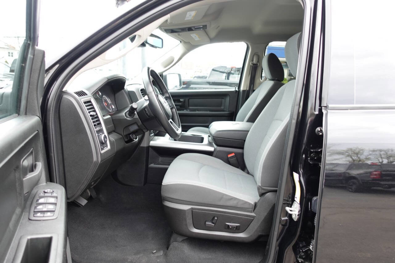 Used 2023 RAM 1500 Express w/ Wheel & Sound Group AWD/4WD image 17