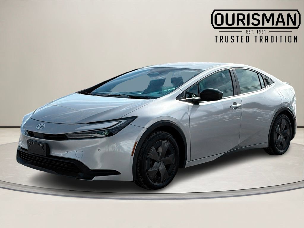 Used 2024 Toyota Prius LE image 2