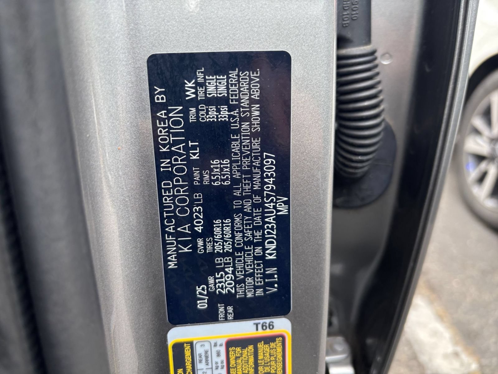 Used 2025 Kia Soul LX w/ LX Technology Package FWD image 22