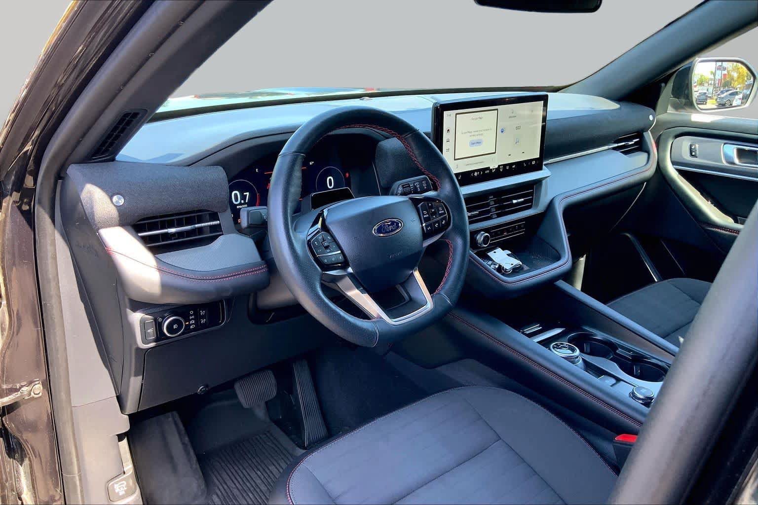 Used 2025 Ford Explorer ST-Line w/ Premium Package RWD image 16