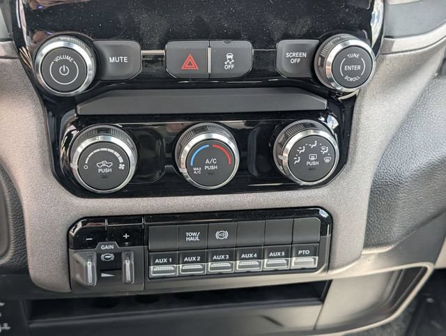 New 2026 RAM 3500 Tradesman w/ Chrome Appearance Group A AWD/4WD image 18