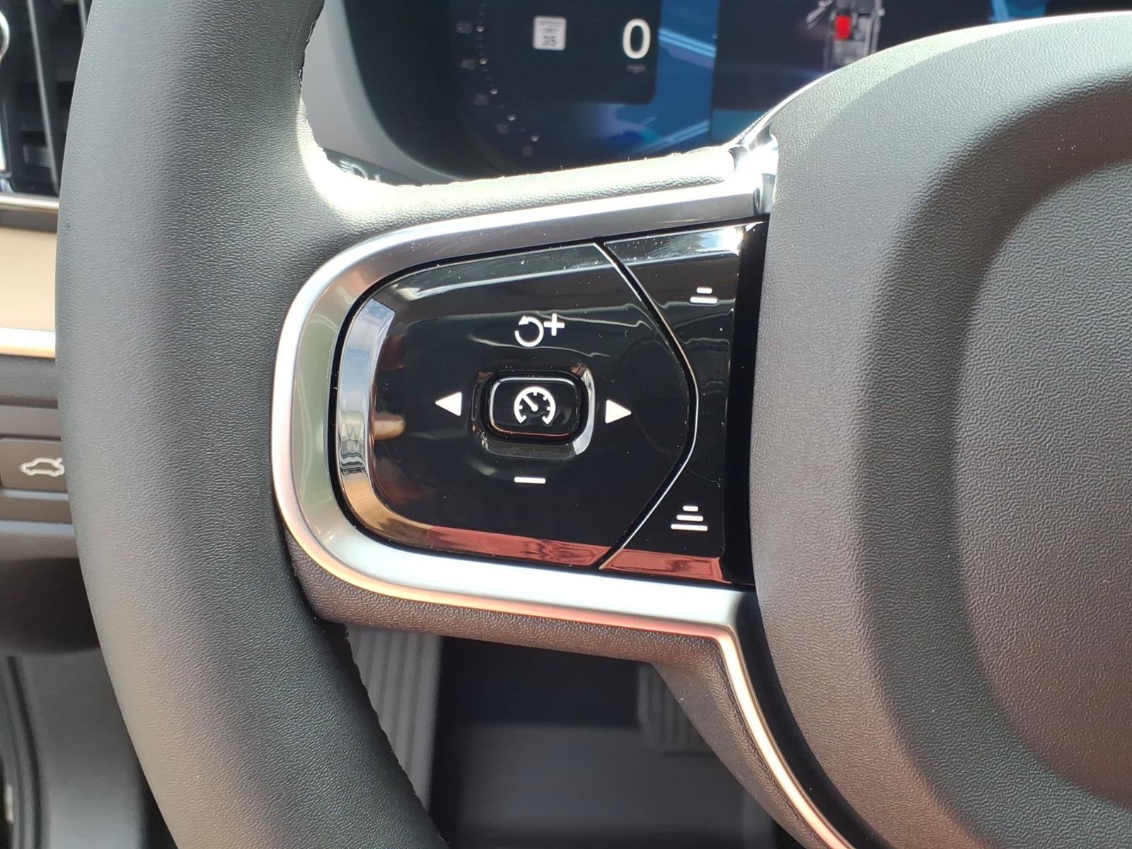 New 2027 Volvo XC60 B5 Ultra AWD/4WD image 19