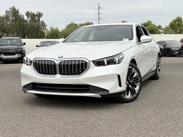Used 2025 BMW 530i xDrive AWD/4WD video 3