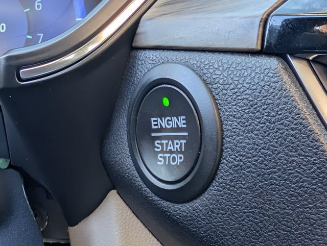 Used 2020 Ford Escape Titanium AWD/4WD image 19