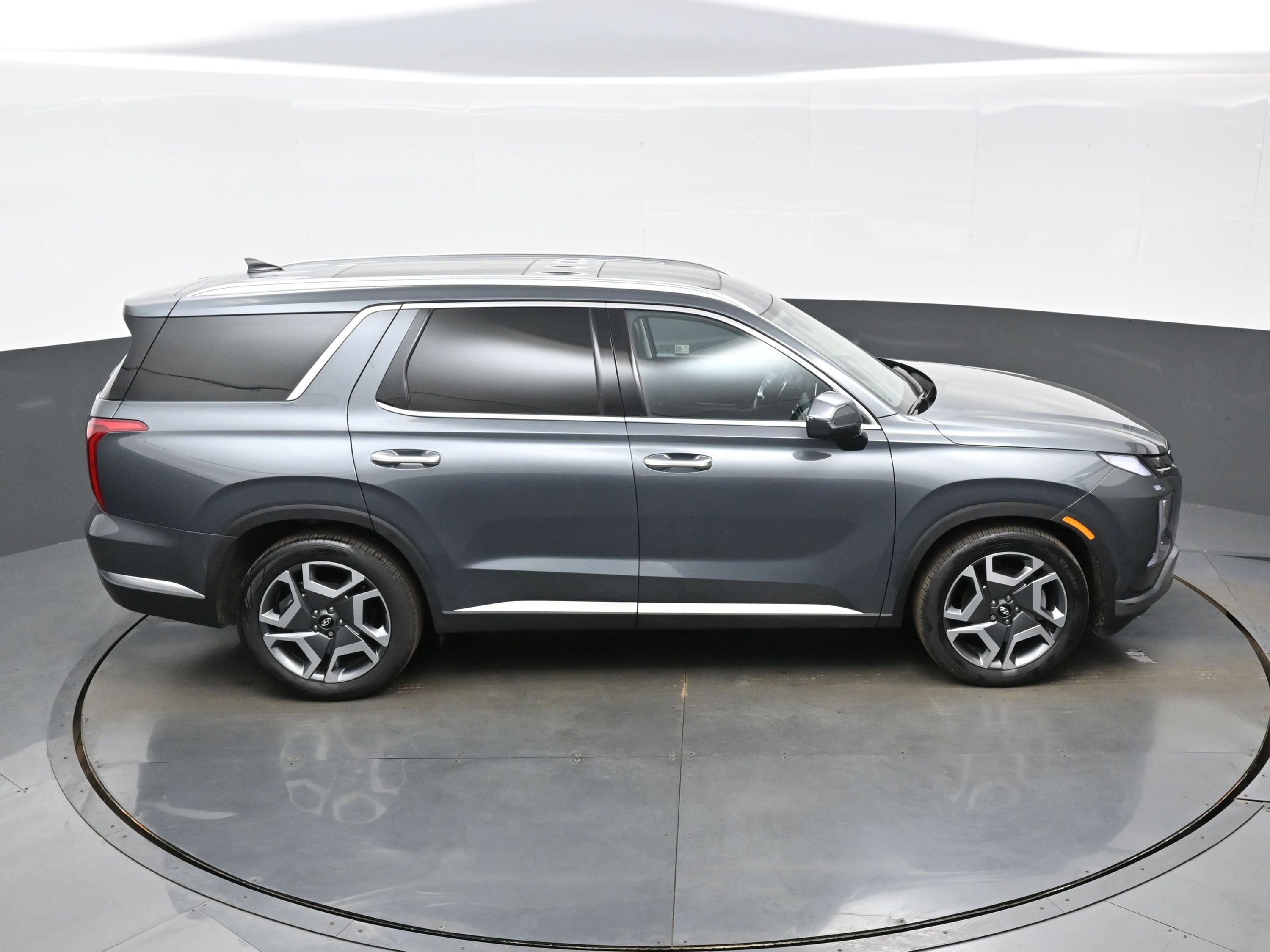 Used 2025 Hyundai Palisade Limited image 40