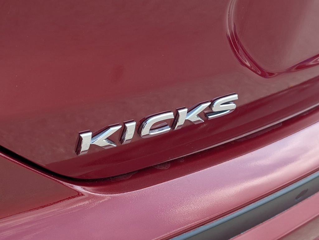 Used 2021 Nissan Kicks SR image 14