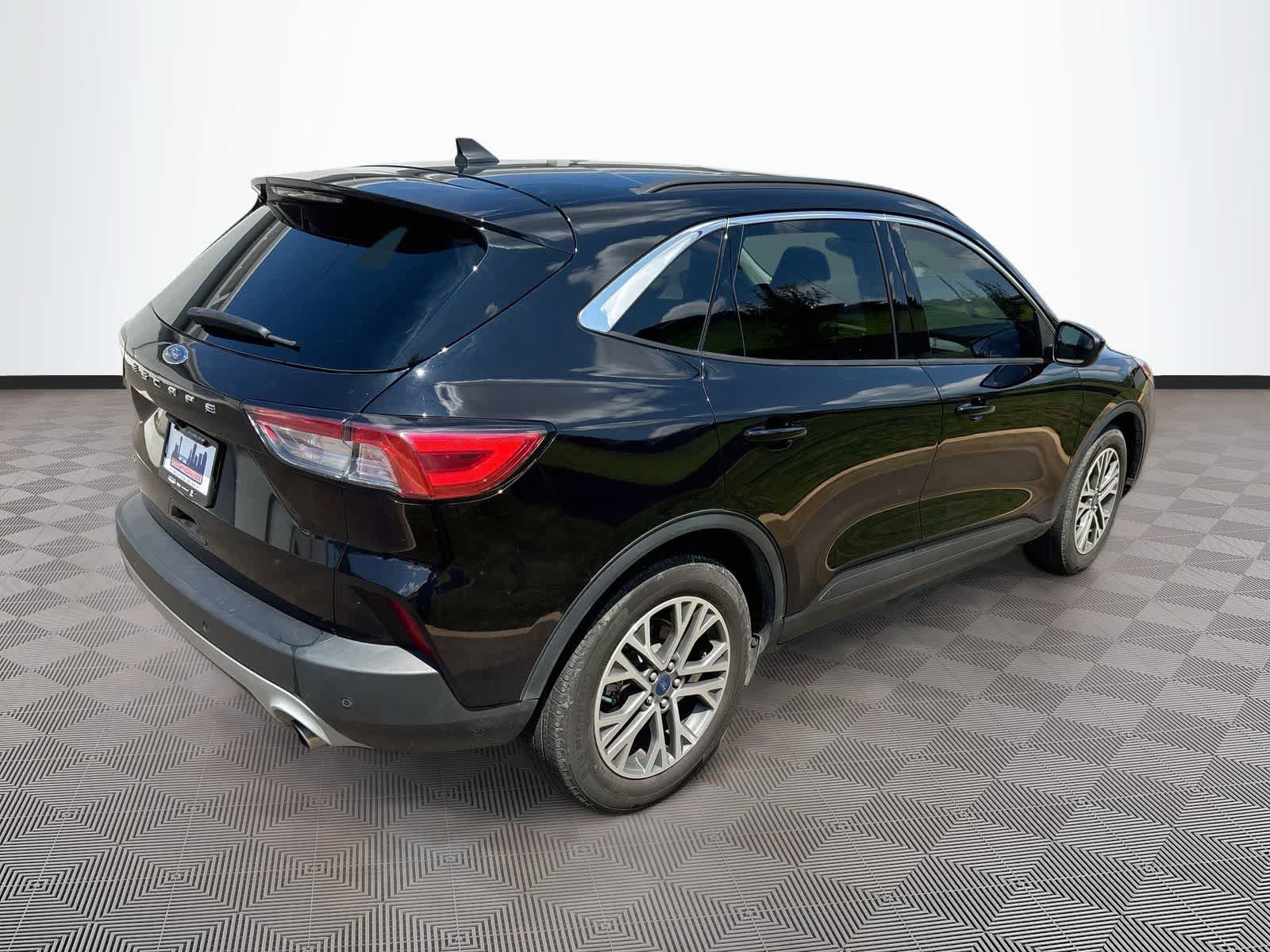 Used 2022 Ford Escape SEL w/ Technology Package FWD image 5
