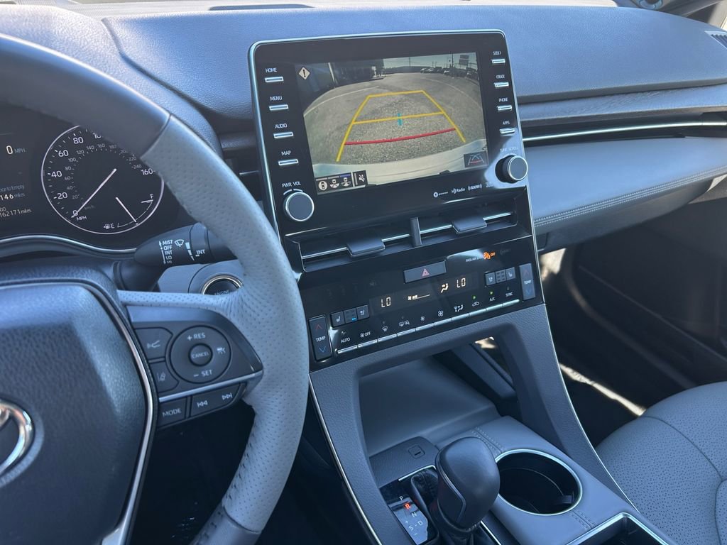 Used 2019 Toyota Avalon Limited image 19