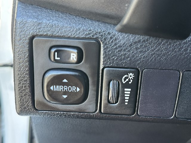 Used 2017 Toyota Corolla SE w/ Carpet Mat Package (TMS) FWD image 23