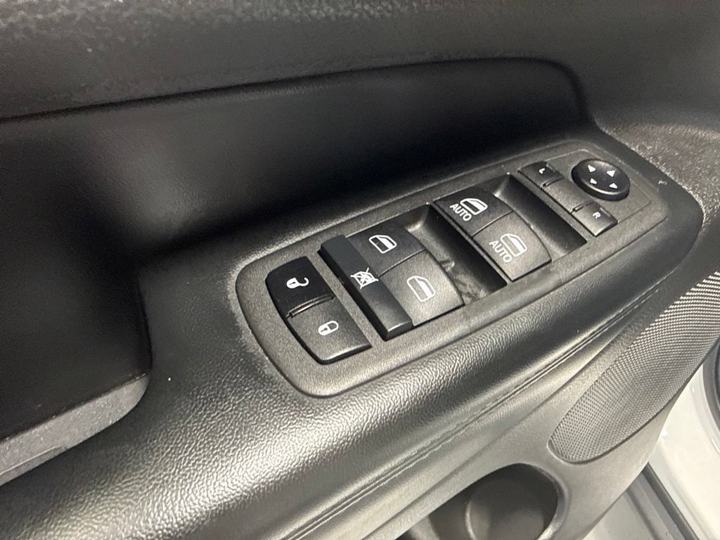 Used 2022 Jeep Grand Cherokee Limited AWD/4WD image 21