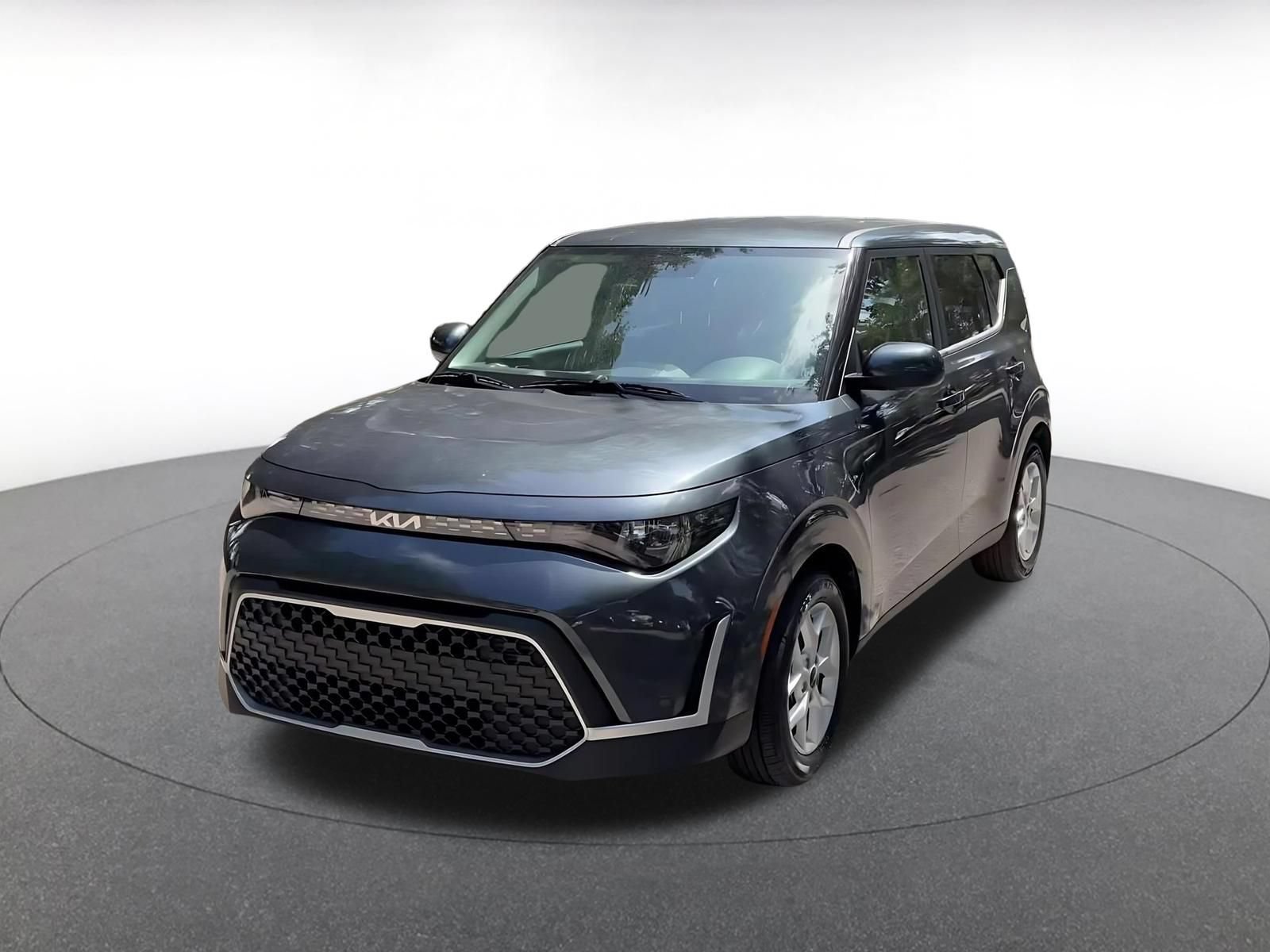 Used 2025 Kia Soul LX w/ LX Technology Package FWD image 6