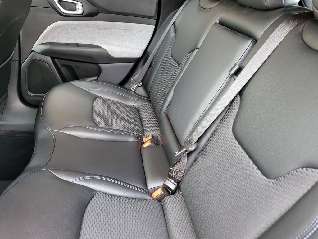 Used 2023 Jeep Compass Latitude image 29