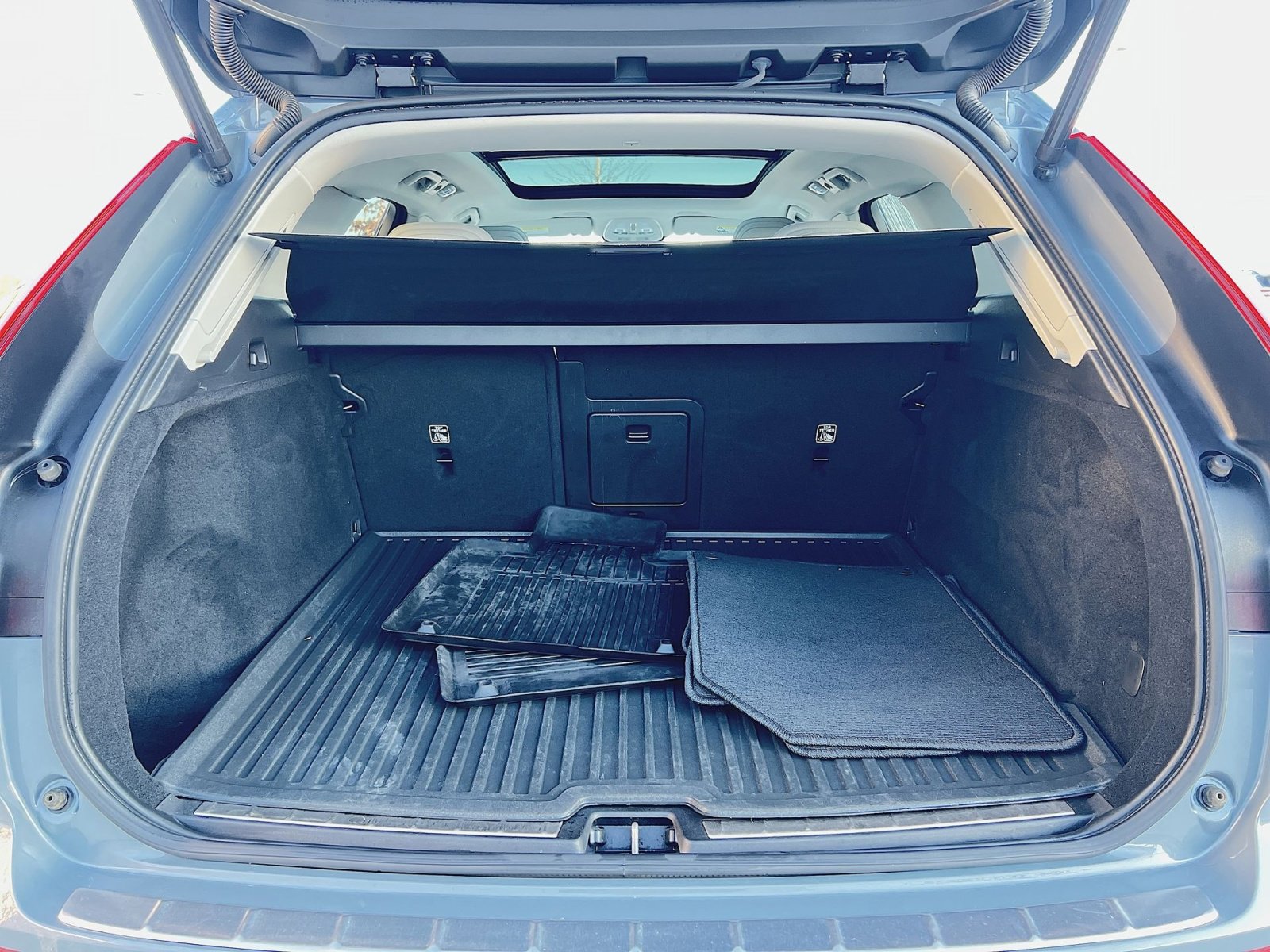 Used 2023 Volvo XC60 B5 Plus image 26