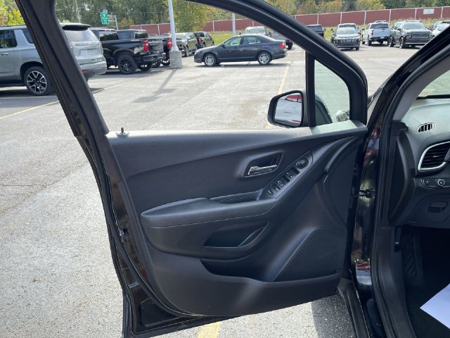 Certified 2019 Chevrolet Trax LS w/ Tint and Cruise Package FWD image 19