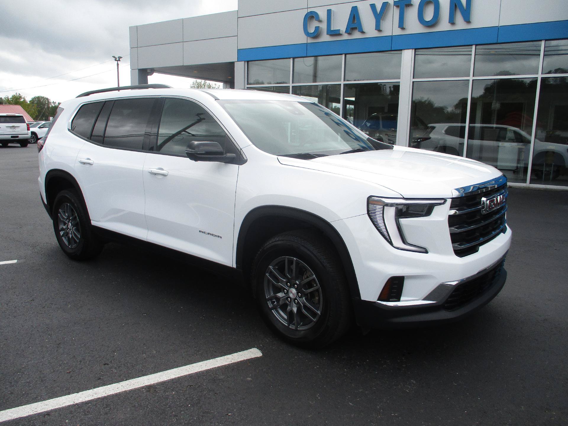 Used 2025 GMC Acadia Elevation FWD image 10