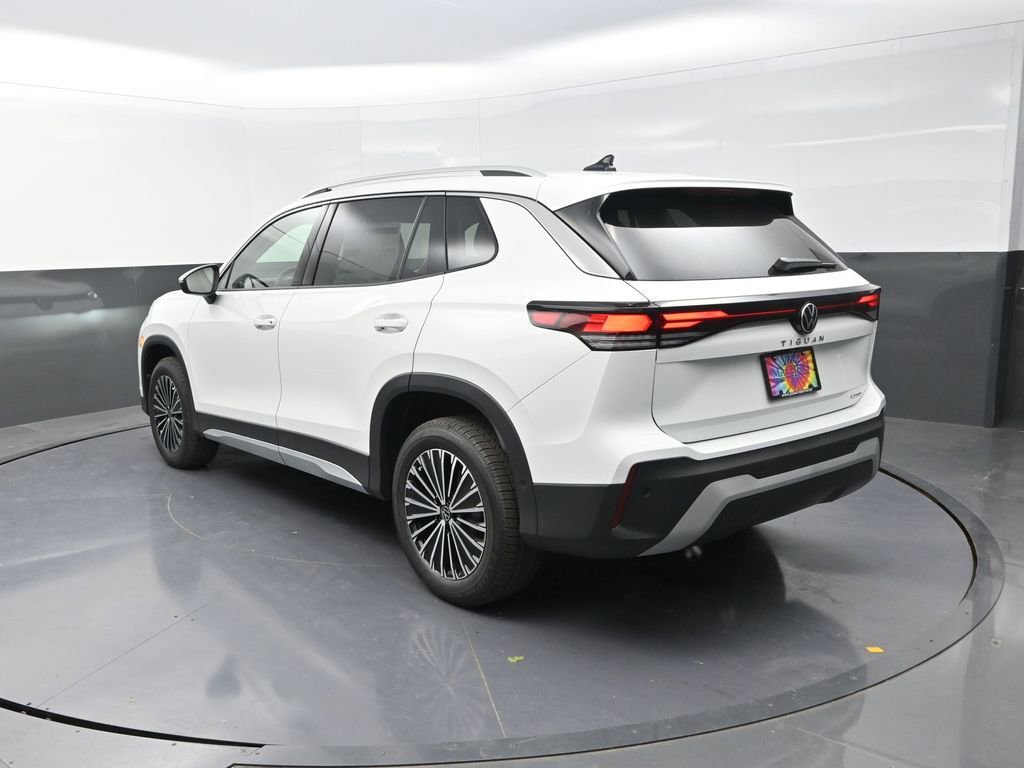 Used 2025 Volkswagen Tiguan S image 8