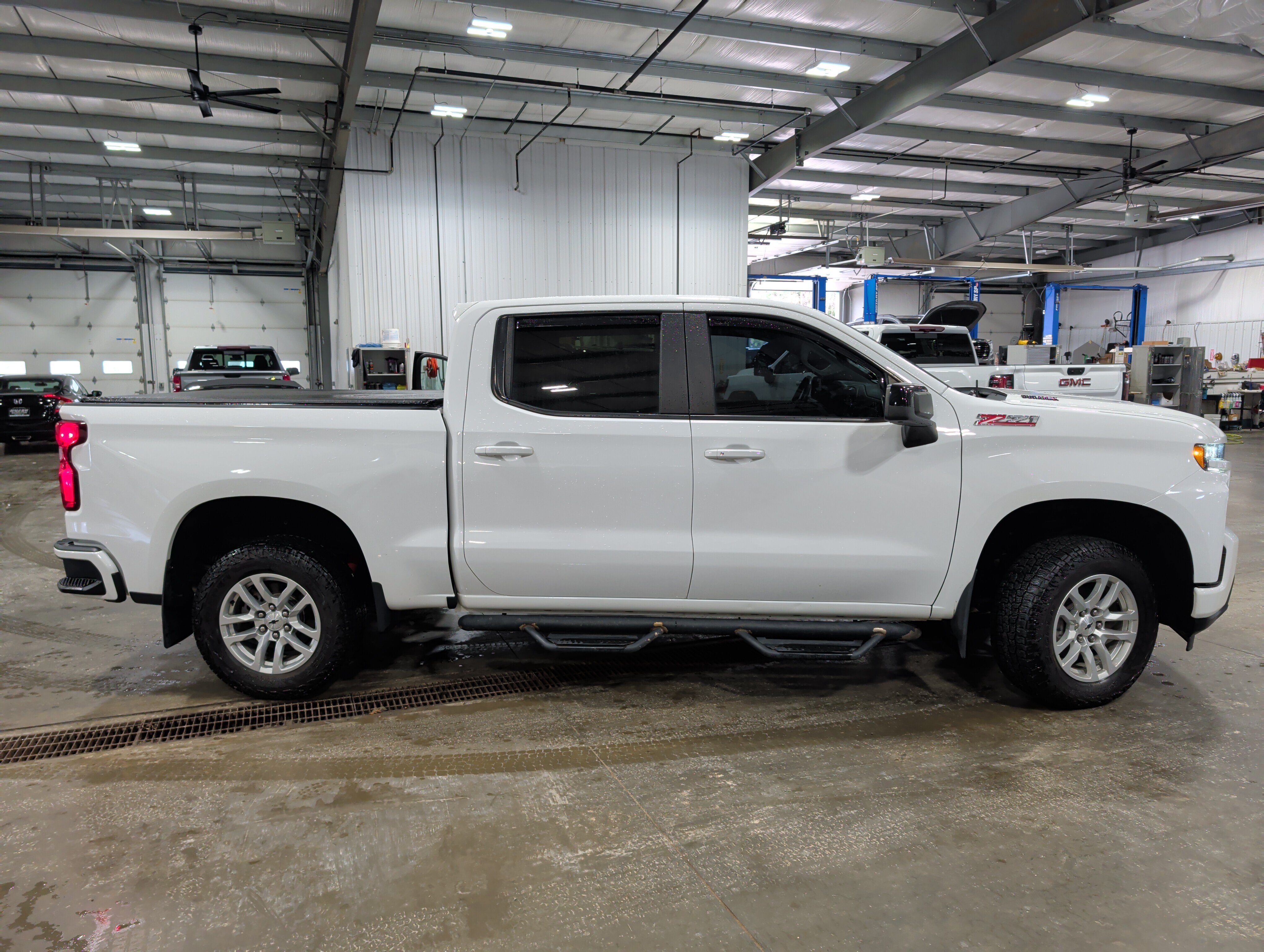 Used 2021 Chevrolet Silverado 1500 RST AWD/4WD image 2