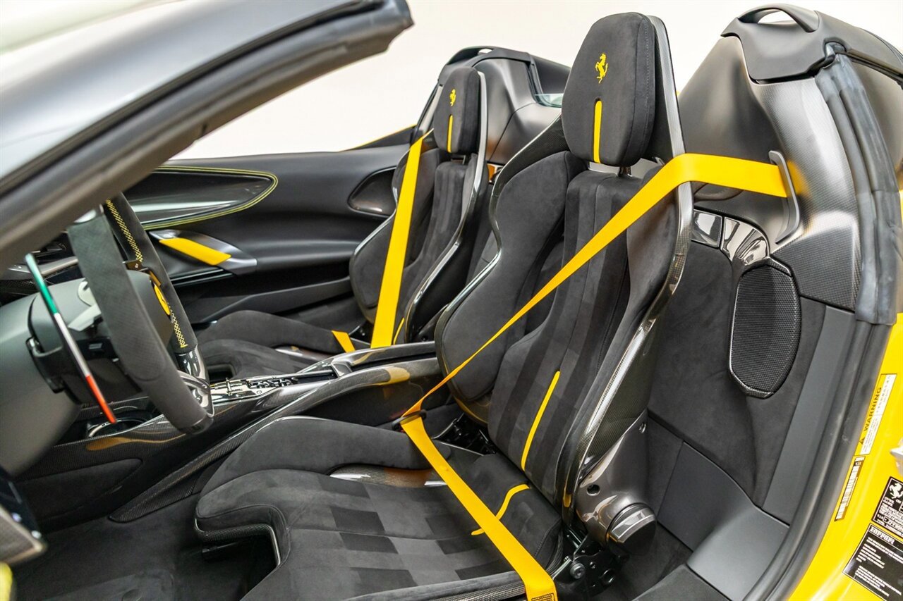 Used 2023 Ferrari SF90 Spider image 39