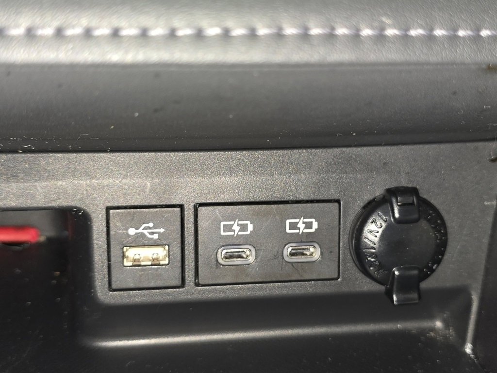 Certified 2023 Toyota Highlander L image 8
