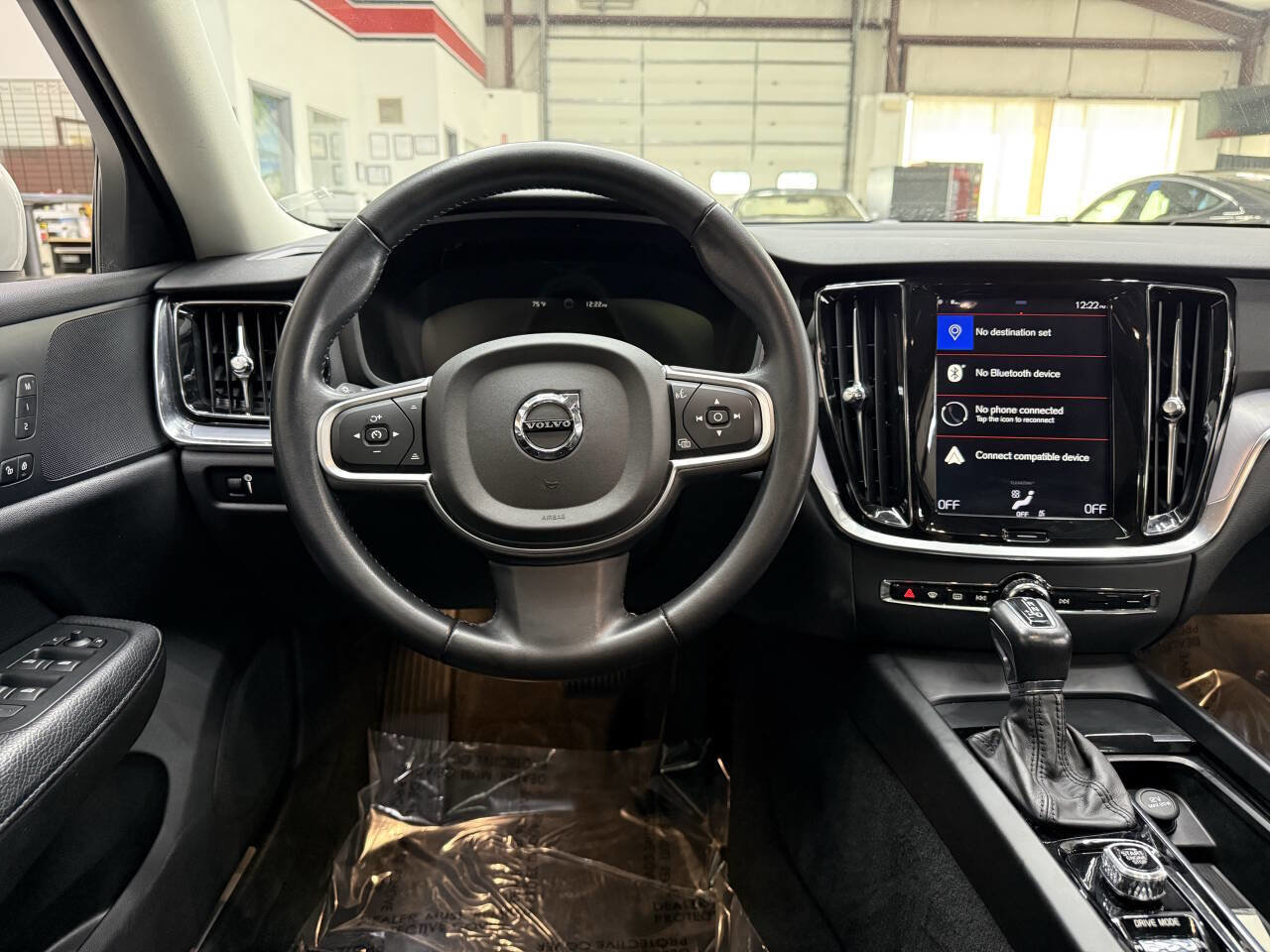 Used 2020 Volvo V60 T5 Momentum image 21