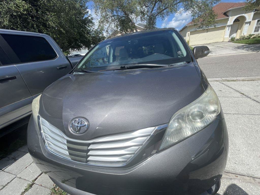 Used 2014 Toyota Sienna Limited w/ Limited Premium Package FWD image 1