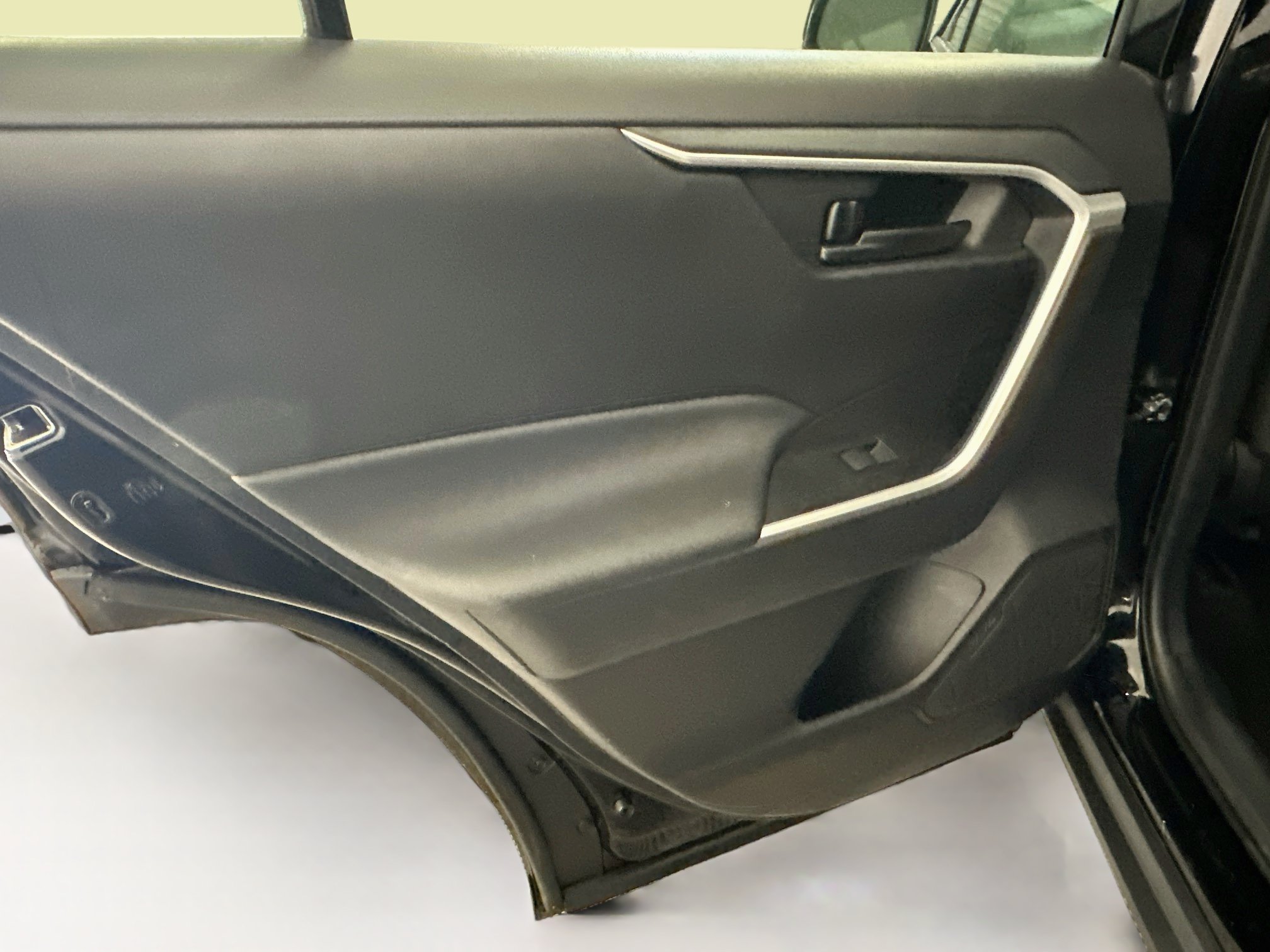 Used 2025 Toyota RAV4 LE AWD/4WD image 27