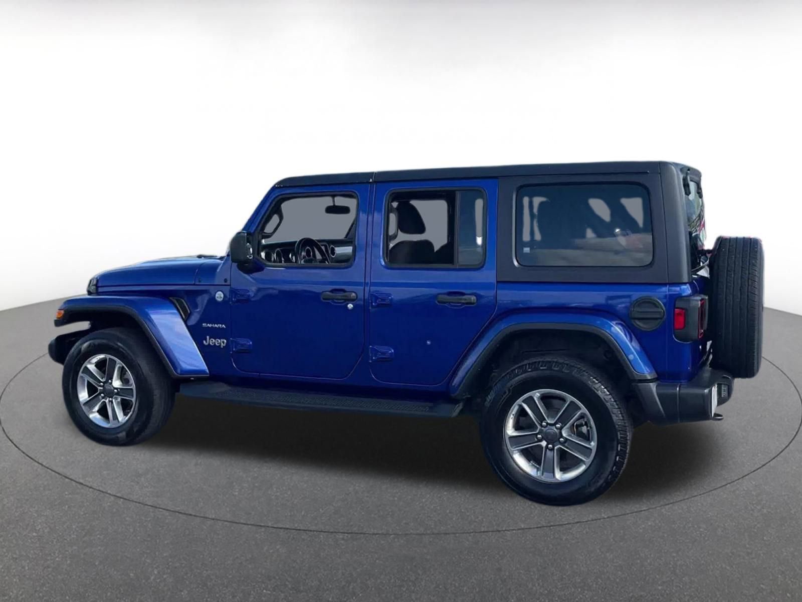 Used 2020 Jeep Wrangler Unlimited Sahara image 9