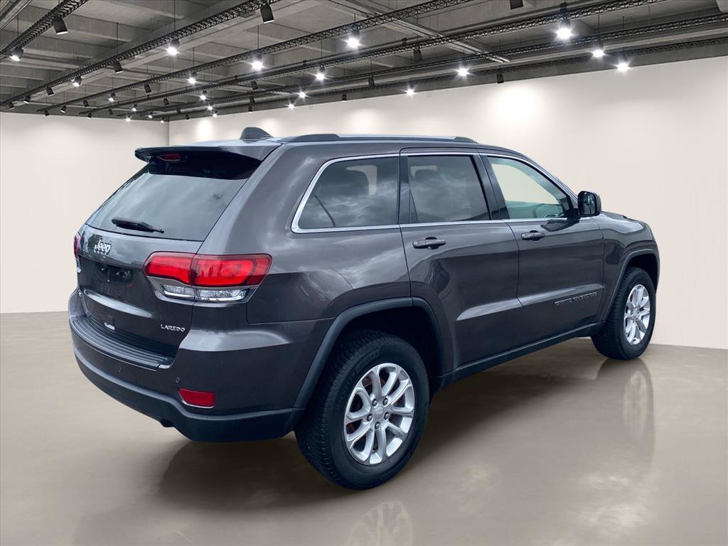 Used 2021 Jeep Grand Cherokee Laredo X AWD/4WD image 7