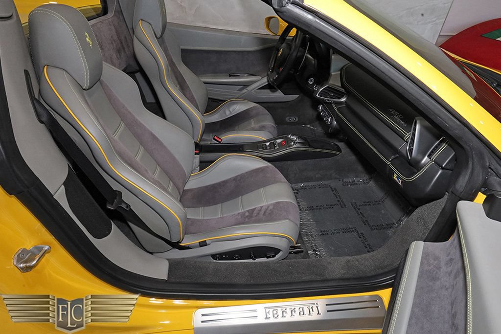 Used 2015 Ferrari 458 Spider RWD image 20
