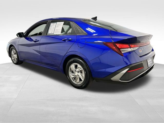 Certified 2025 Hyundai Elantra SE FWD image 5