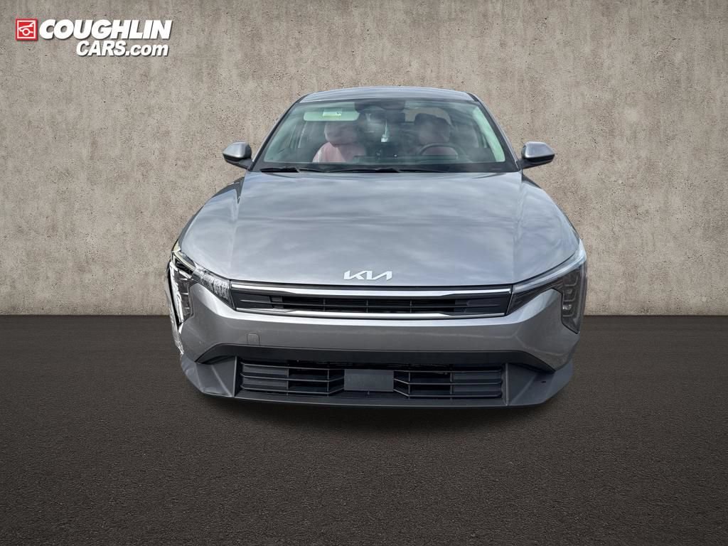 Used 2025 Kia K4 FWD image 2