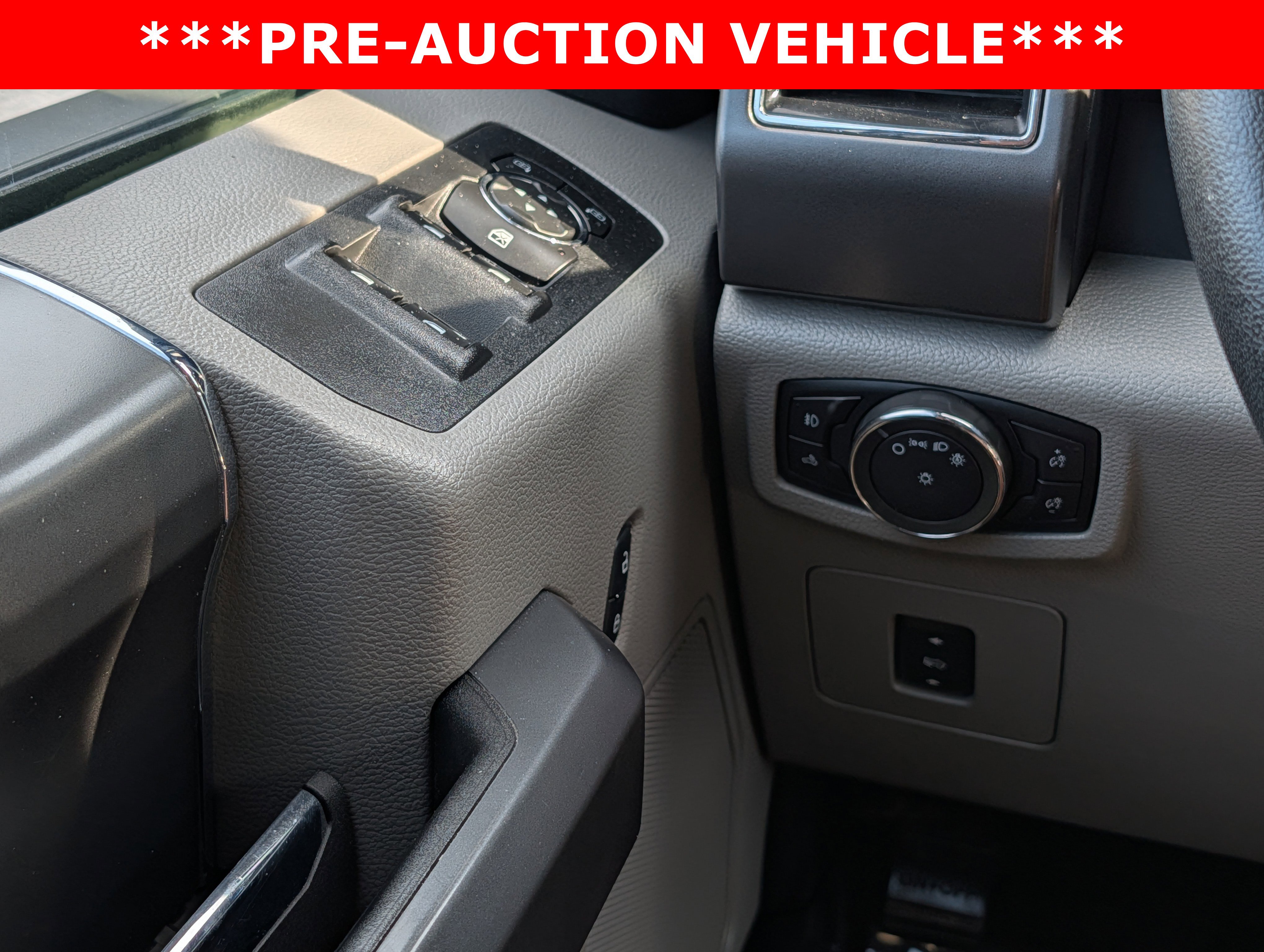 Used 2017 Ford F150 XLT w/ Equipment Group 302A Luxury AWD/4WD image 25