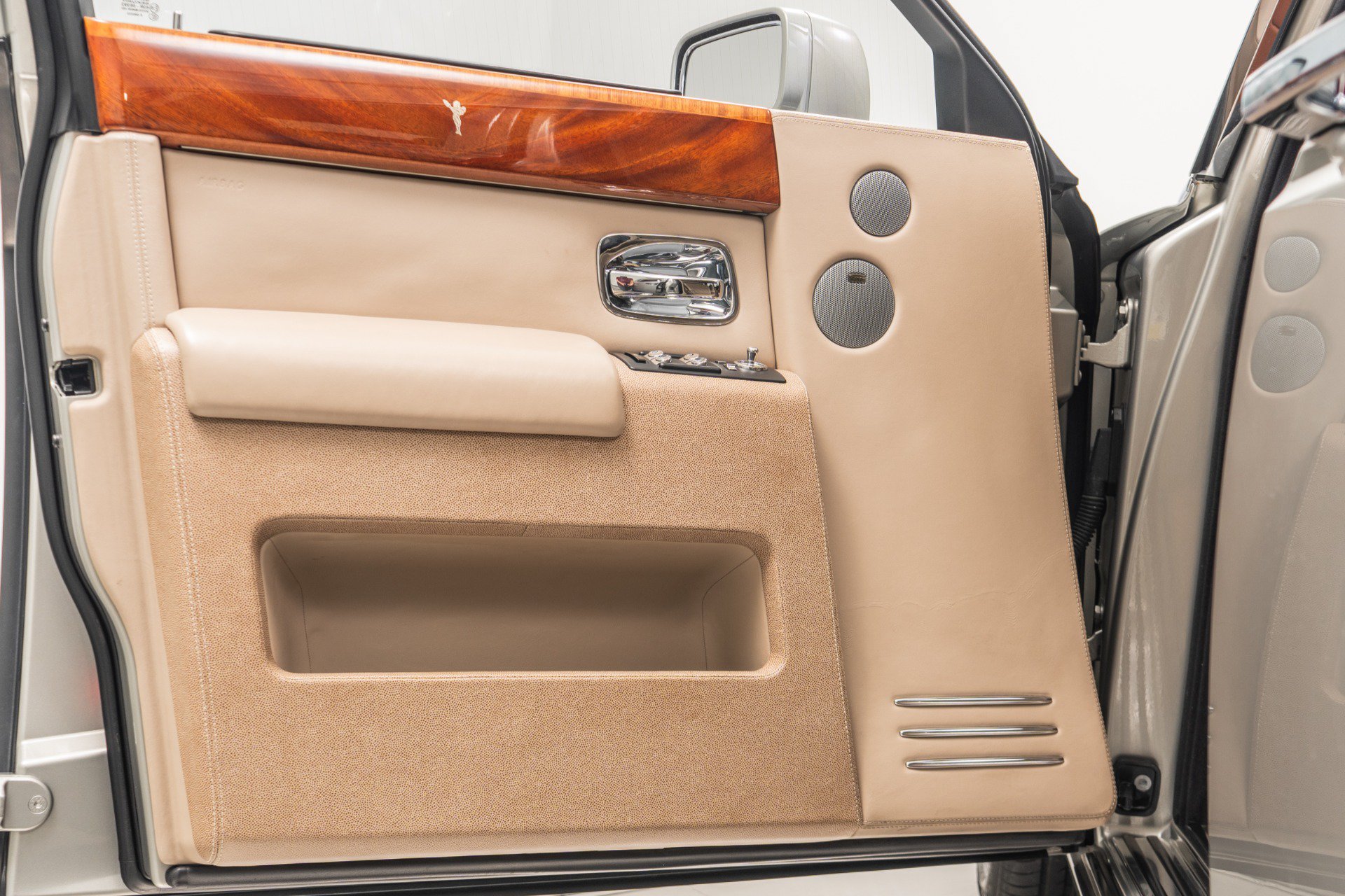Used 2007 Rolls-Royce Phantom Sedan RWD image 42