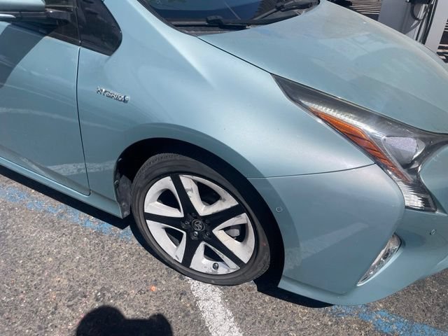 Used 2016 Toyota Prius Four Touring w/ Premium Convenience Package FWD image 18
